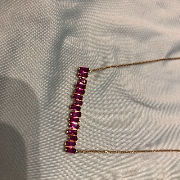 Eye Candy 19" Goldtone necklace with row of pink stones - Picture 4 of 4